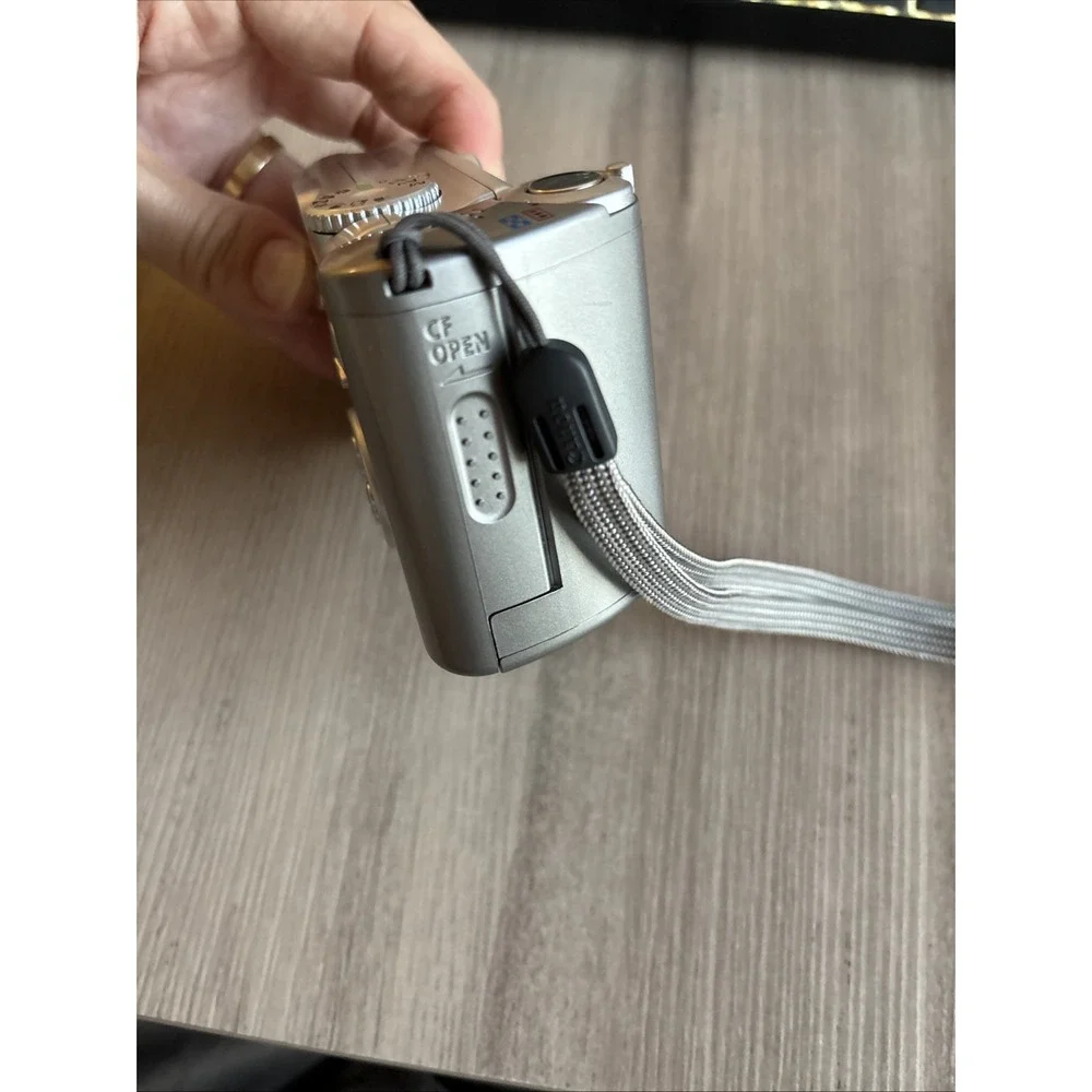 Canon PowerShot A70 3.2MP Compact Digital Camera- Doesn't Work Selling For Parts
